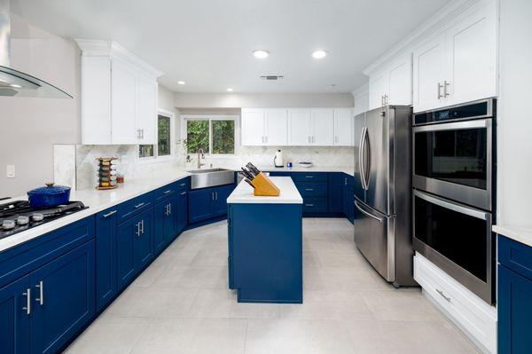 RTA white shaker cabinets and blue shaker RTA cabinets