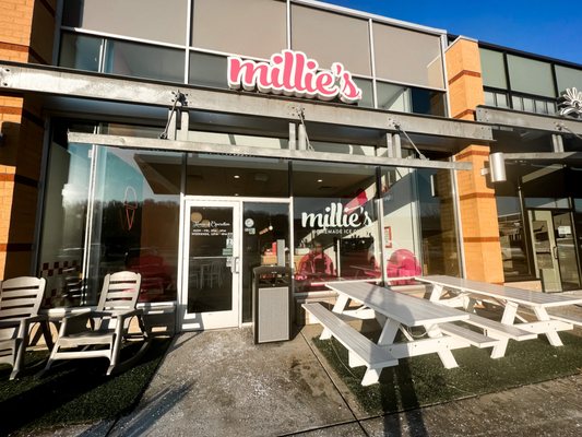 The outside of our South Fayette scoop shop on a cold, winters day. Outdoor seating is much more fun in the summer, of course!