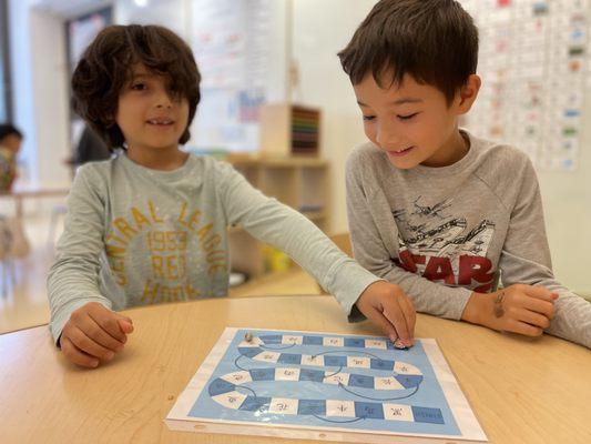 Pine Street School students playing Mandarin game