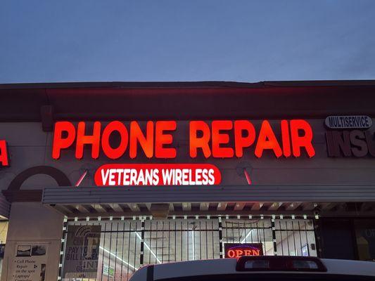 Cellphone store 
Unlocked phones
Repairs 
Jailbreak 
One stop for all your electronic needs