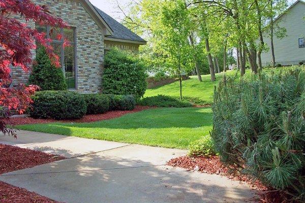 Residential lawn care services provided by Great Lakes Landcare.