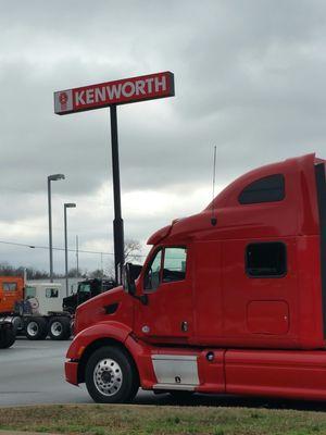 MHC Kenworth the #1 service center I have worked with on my t-680 Kenworth