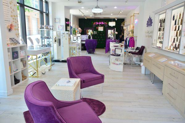 Seating area to relax while you wait for your amazing new custom bracelet.