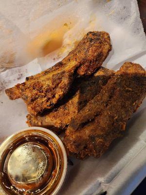 Fried Ribs & BBQ sauce