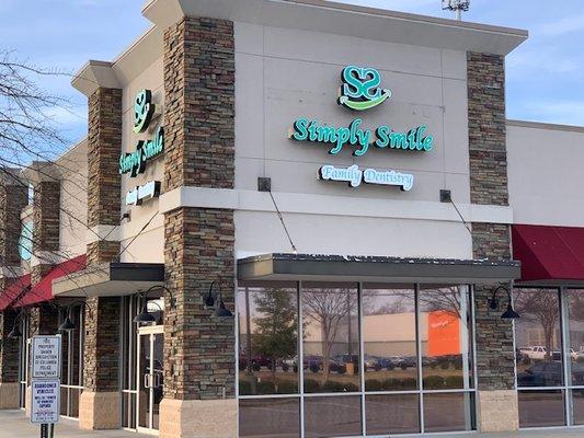 Simply smile Family Dentistry Storefront