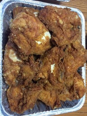 Best fried chicken around! Fast service and they take large orders to pick up.