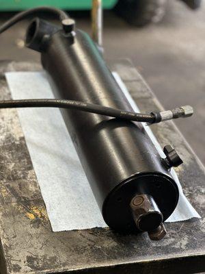 Single Acting Hydraulic Cylinder Repair (Completed)