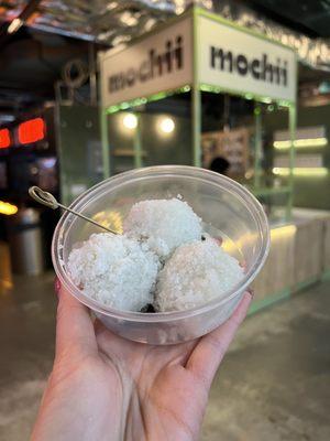 Sesame Mochi with coconut