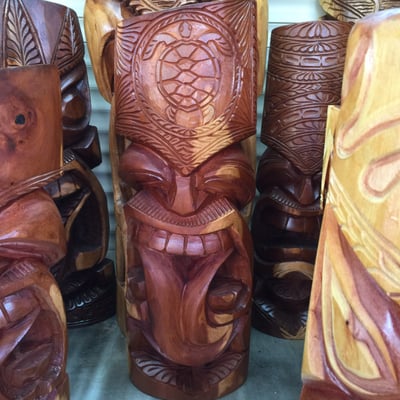 Tikis being carved at Dole Pineapple Plantation