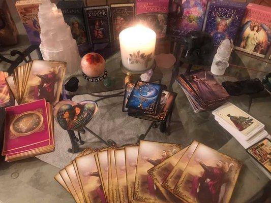 Need insight? Offering Oracle & Tarot Readings