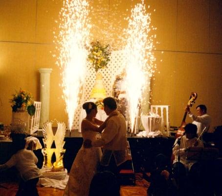 Wedding pyrotechnics during the 1st dance