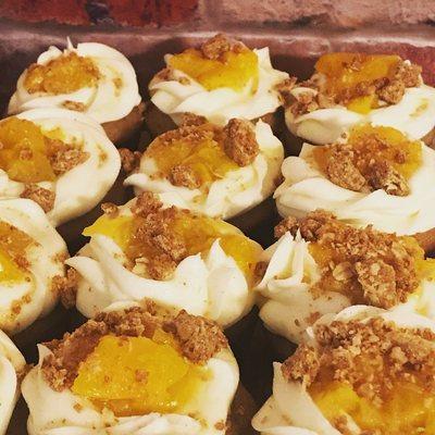 Peach cobbler cupcakes!!