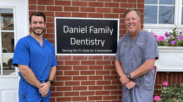 Dental office in Ashland, KY specializing in providing exceptional care to its patients. Call us today at (606)325-2469