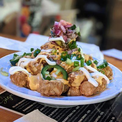 Muchacho Totchos: tot nachos, a bit heavy on the dairy, but the pico de gallo on top gave it some zest