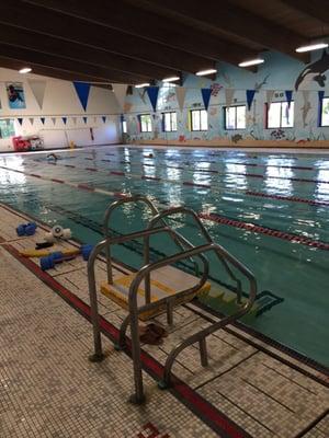 Indoor 25m pool.