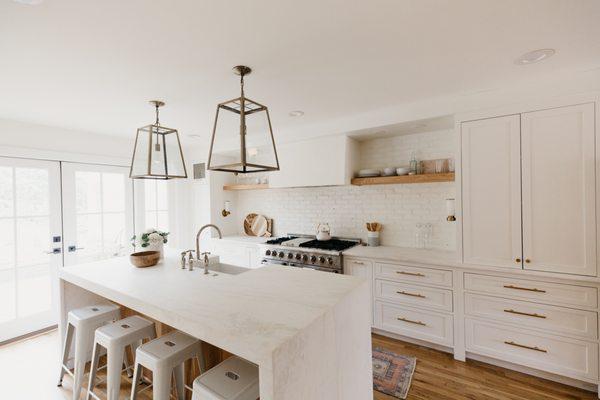 Entire main floor remodel.  Kitchen, dining room and mudroom room reconfigured and designed.