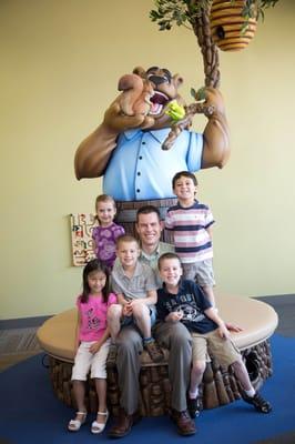 Fun waiting room helps children relax from the first moment.