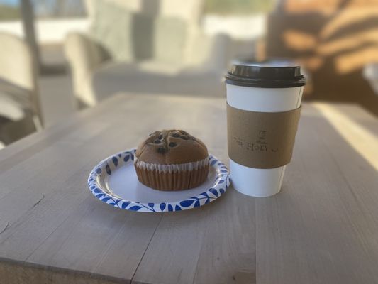 Vanilla Chai Latte & Blueberry Muffin