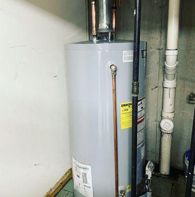 Hot water heater