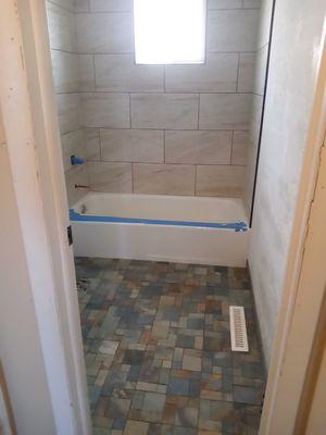 Tub surround & slate floor with bullnose