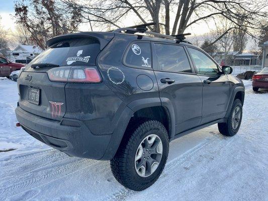 2019 Jeep Cherokee Trailhawk "Captain EO 2.0" with the MFC+ lift and Dobinsons suspension. 32" Falken WildPeaks