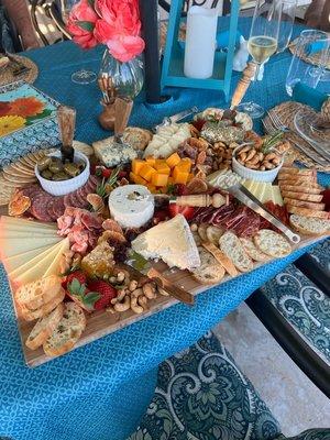 I was a little apprehensive about choosing a charcuterie platter, but this was no ordinary charcuterie. This was for 5 people!