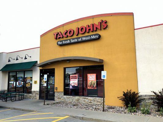 Restaurant Exterior and Patio