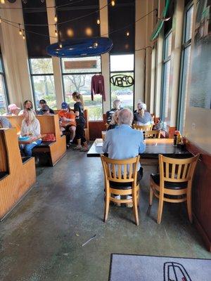 Side dining area