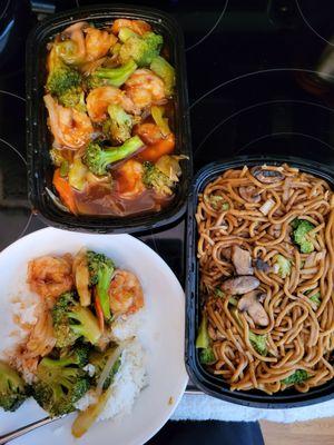 Szechuan Shrimp and Vegetable Lo Mein.