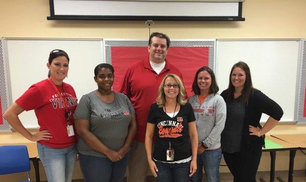 Ross with the teachers at Lincoln Heights Elementary.