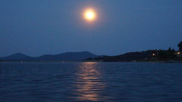 FULL MOON over the lake and a beverage!