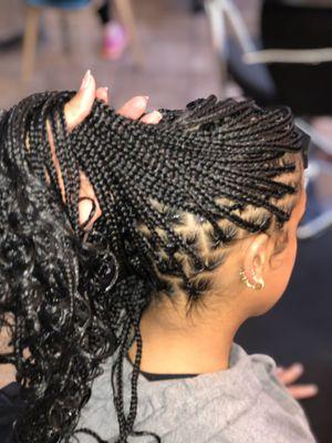 GODDESS KNOTLESS BOX BRAIDS