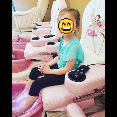 Kids pedicure chairs