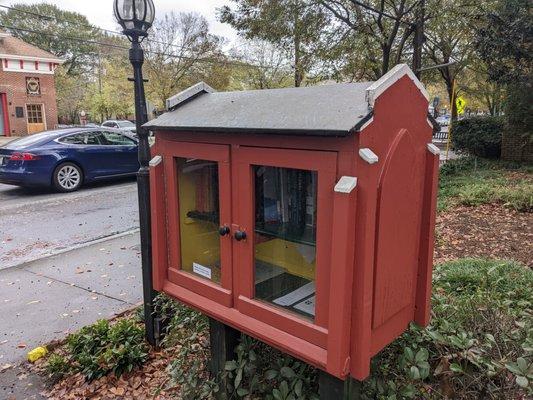 Community Book Box, 1068 North Highland Ave NE, Atlanta