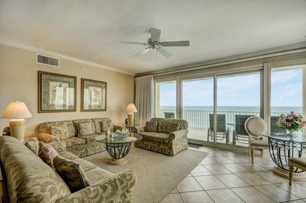 Grand Surf livingroom