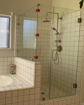 Shower door glass frameless glass clear and tempered 3/8"thick