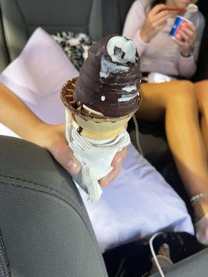 "Medium" dipped cone