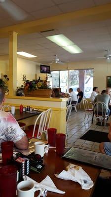 Very low key breakfast joint. Located in an ugly parking lot behind another building.