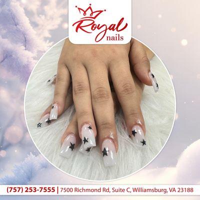 Get a chic and laid-back vibe with easygoing black and white star nail art.
Keep it simple yet eye-catching