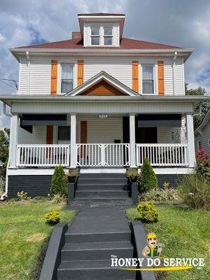 Exterior house power washing and paint