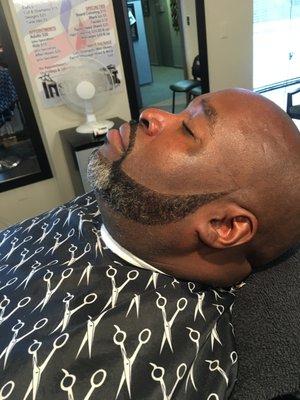 wave length beard with razor line up