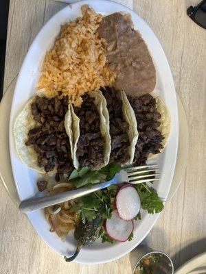 Tacos de carne asada