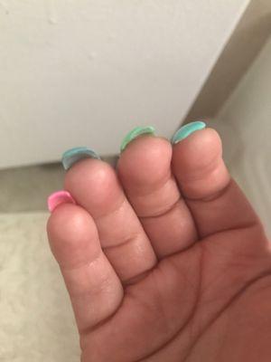 She didn't even care to look over my nails to make sure it was all painted the tips of it don't even look nice they're horrible.