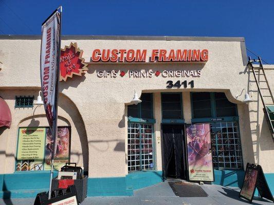 Cool storefront. Right off of Crenshaw and 54th in the heart of the corridor.