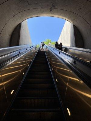 Capitol South Metro Station