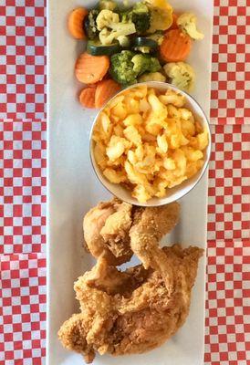 fried chicken, mac and cheese  mix veggies