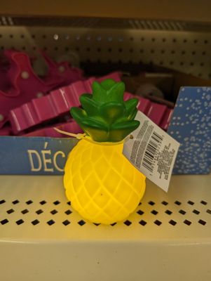 Pineapple light