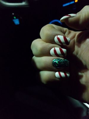 Christmas candy cane nails!!