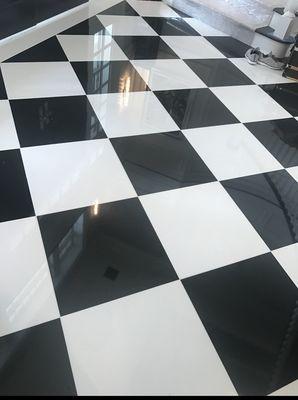 Finished floor with marble tiles