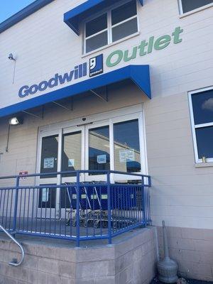 Hours as of 1/8/22 for Goodwill Outlet or Bins is 7AM-3PM MON- SAT and 7AM-1PM SUN